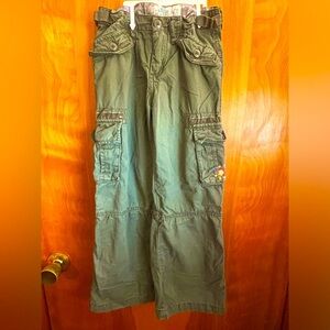 Children’s Place Girls Cargo pant/Capri Olive Embroidered elastic waistband 6x/7